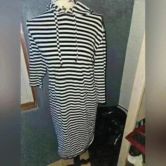 Womans Striped Dress With Hoodie - Picture 1 of 14